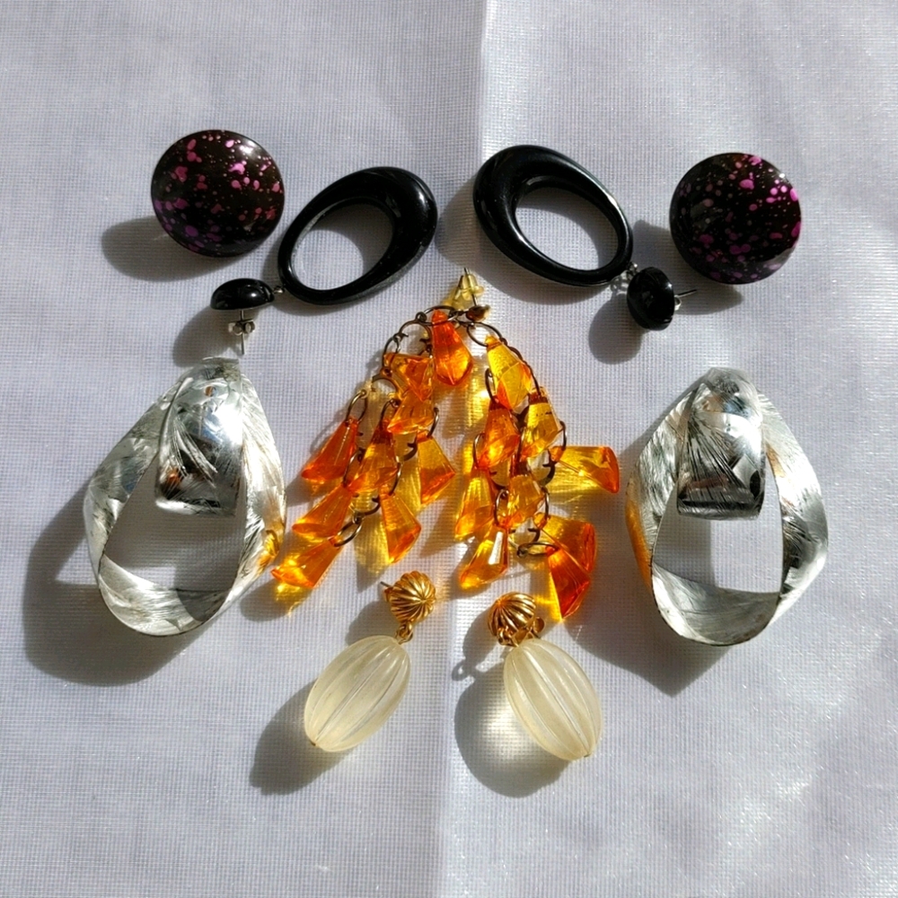 Earrings 5 PRICE DROP vintage costume pierced - Picture 1 of 6